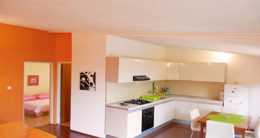 Orange Bamboo Suite Split Exterior foto
